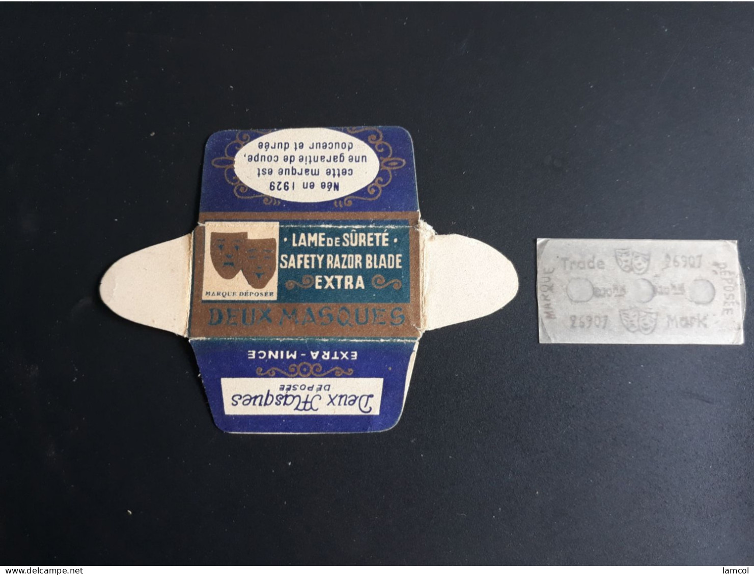 Lame De Rasoir Française DEUX MASQUES - French Safety Razor Blade Wrapper - Lames De Rasoir