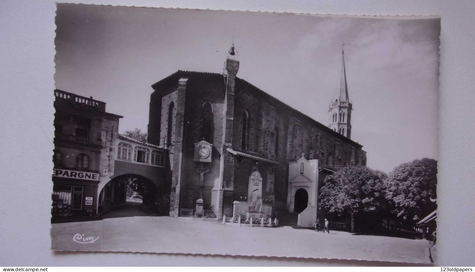 31 LE FOUSSERET  EGLISE ET MONUMENT MORTS - Toulouse