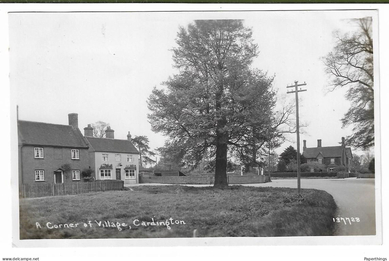 Real Photo Postcard, Bedfordshire, Bedford, Cardington, A Corner Of The Village, Kings Arms Pub, Street, Road, House. - Bedford