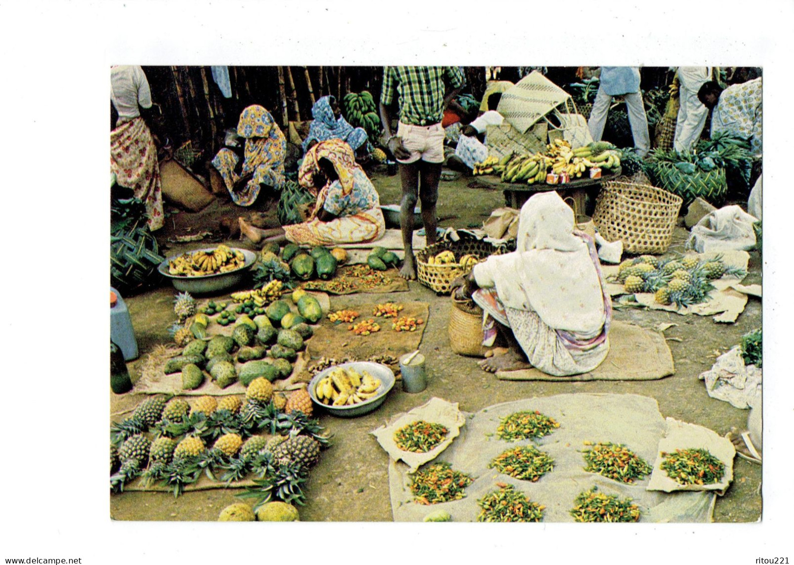 Cpm - ILE DE MAYOTTE - LE MARCHE à MAMOUDZOU - 1983 - ANANAS PIMENT BANANE PAPAYE - Mayotte