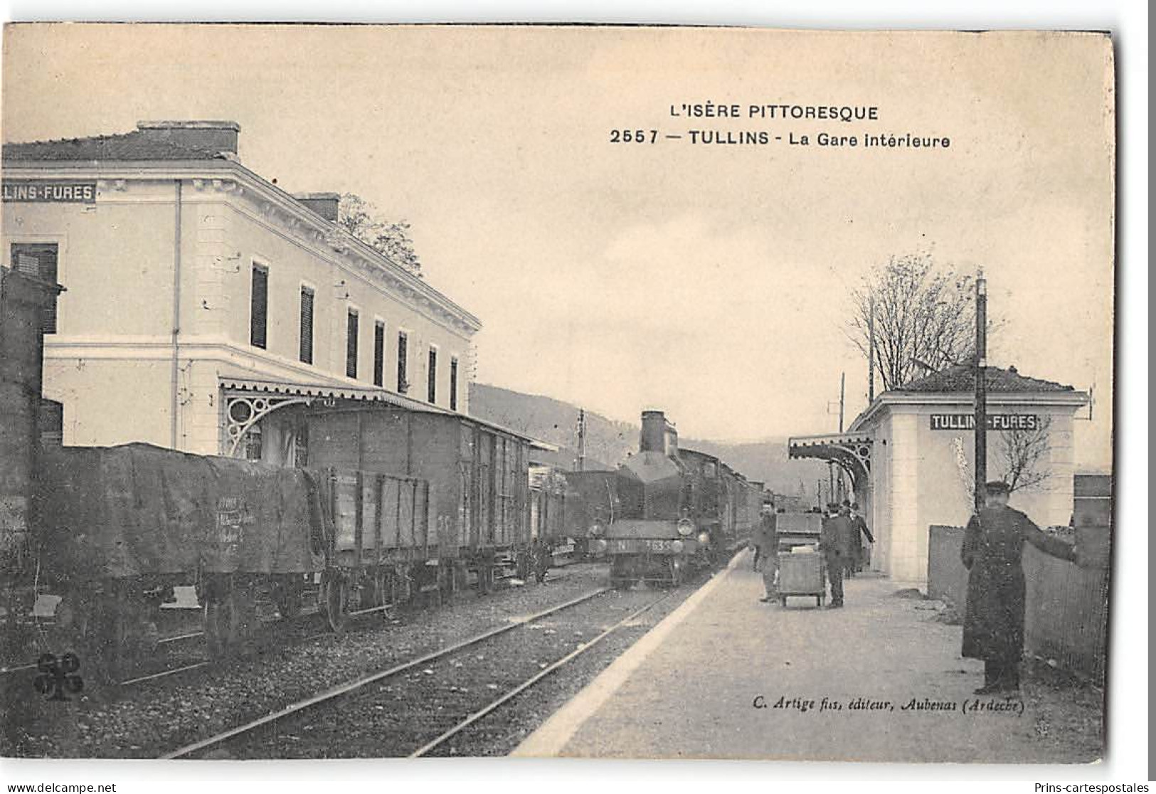 CPA 38 Tullins La Gare Et Le Train - Tullins