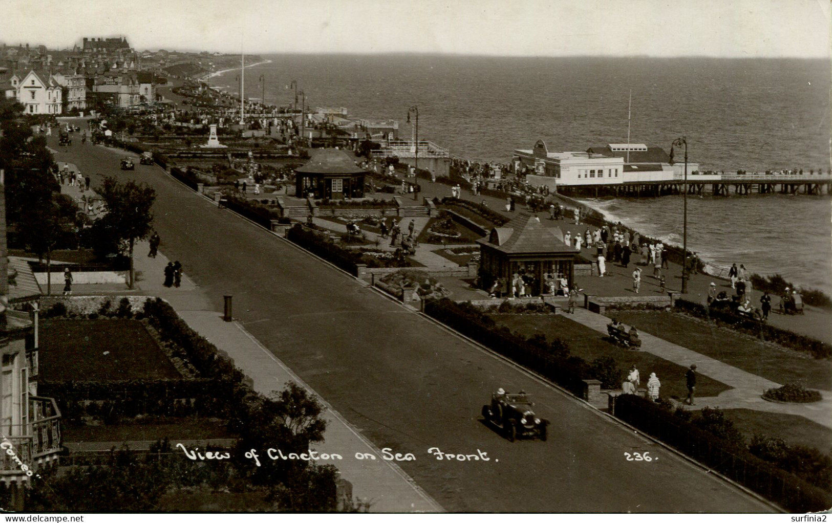 ESSEX - CLACTON - VIEW OF SEA FRONT RP  Es762 - Clacton On Sea