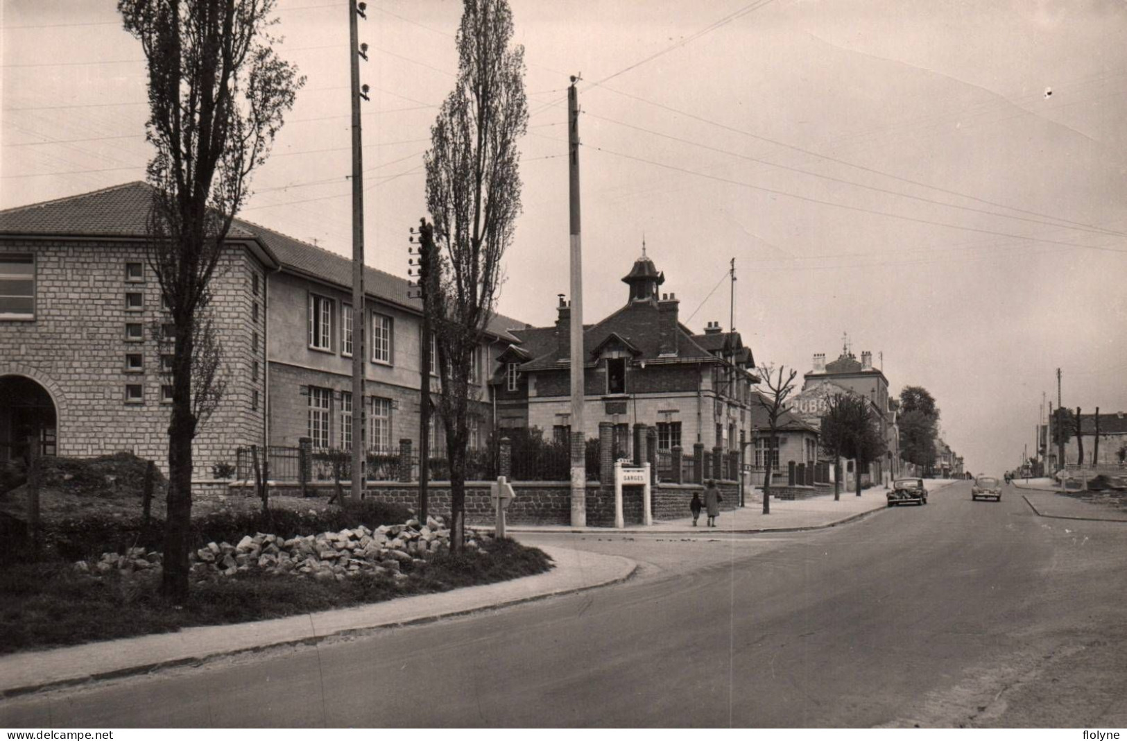 Garges Les Gonesses - La Mairie Et L'avenue De Stalingrad - Garges Les Gonesses