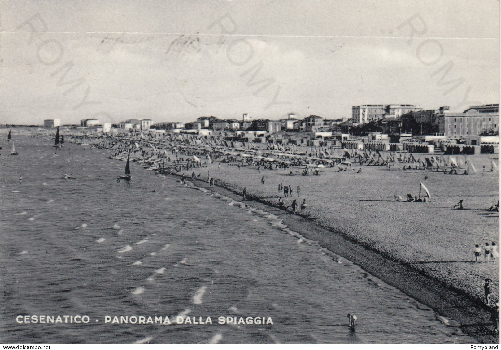 CARTOLINA  CESENATICO,CESENA,EMILIA ROMAGNA-PANORAMA DELLA SPIAGGIA-MARE,SOLE,VACANZA,BARCHE A VELA,VIAGGIATA 1957 - Cesena