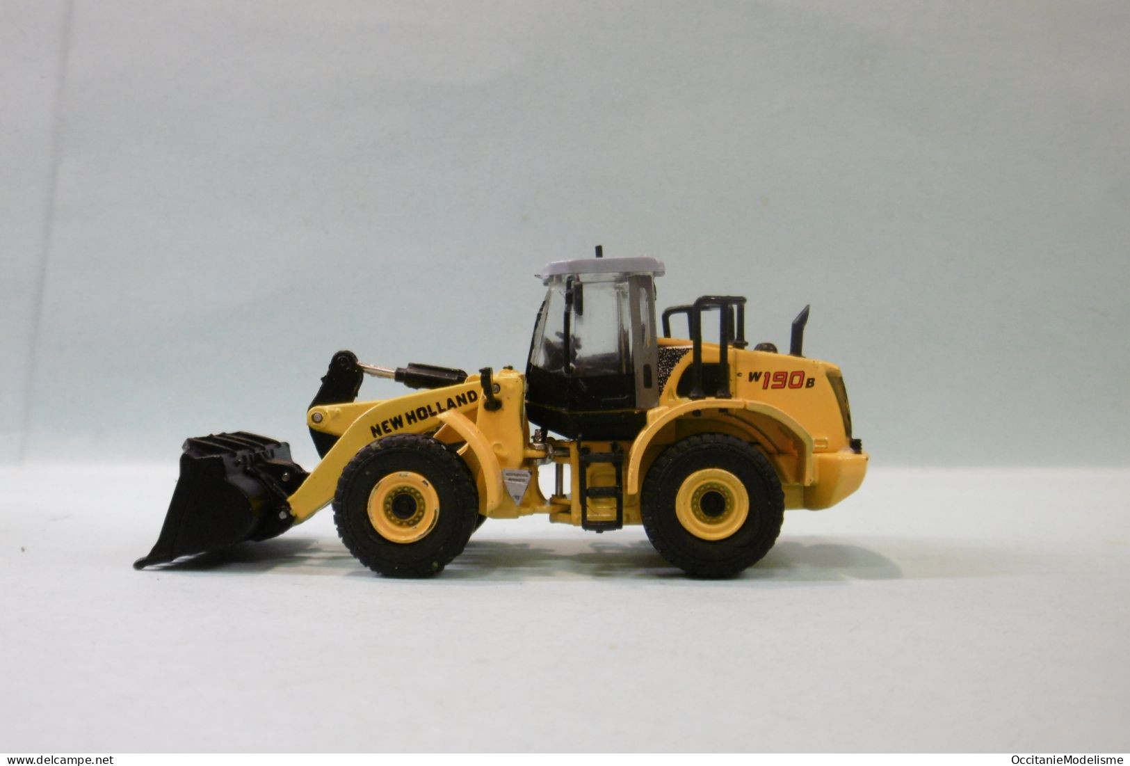 New Holland - W190B Chargeuse Sur Pneus Chargeur Sur Roues BO HO 1/87 - Road Vehicles