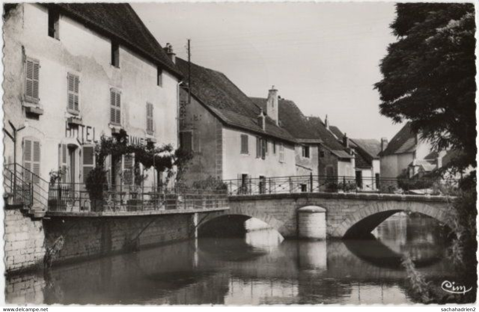 70. Pf. MARNAY. Pont Sur L'Ognon Et Hôtel Du Commerce - Marnay