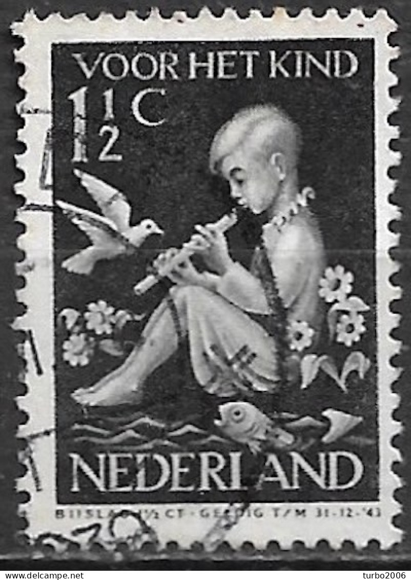 Plaafout Wit Puntje Op De Bovenarm  (zegel 53) In 1938 Kinderzegels 1½ + 1½ Ct Zwart NVPH 313 PM - Variétés Et Curiosités