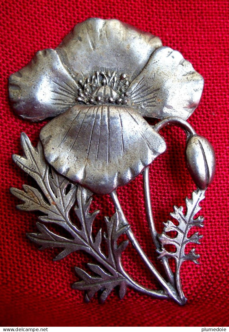 ANCIENNE Et TRES JOLIE BROCHE En METAL BRITANNIA , FLEUR De COQUELICOT , Signée MAS , OLD BROOCH , POPPY , ARTIST SIGNED - Brooches