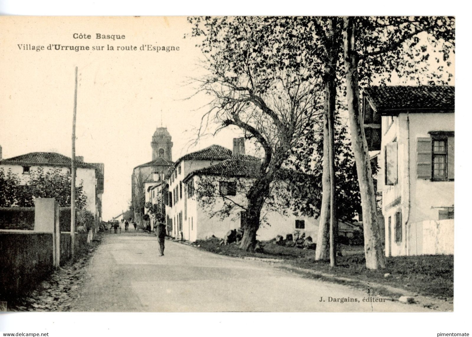 URRUGNE VILLAGE SUR LA ROUTE D'ESPAGNE - Urrugne