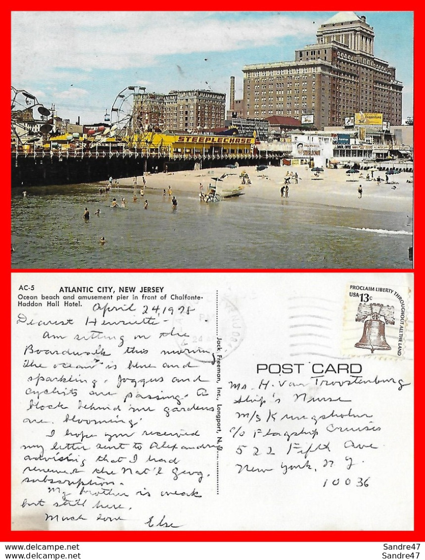 CPSM/pf  ATLANTIC CITY (Etats-Unis)  Ocean Beach And Amusement Pier In Front Of Chalfonte-Haddon..*6861 - Atlantic City