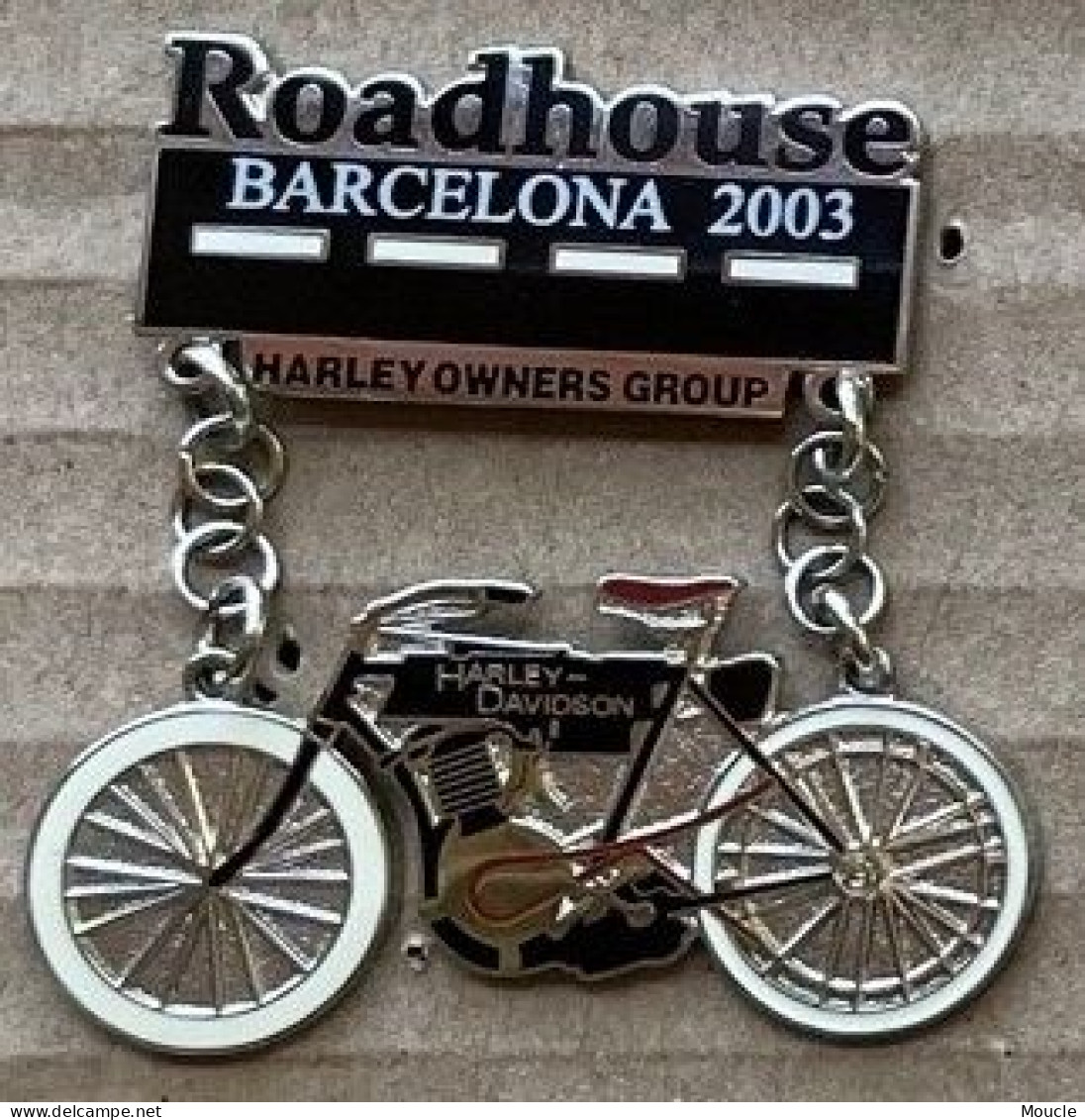MOTO - HARLEY DAVIDSON - MOTORBIKE - MOTORRAD - ROADHOUSE BARCELONA 2033 - HARLEY OWNERS GROUPE - HG - (BLANCO) - Motorbikes