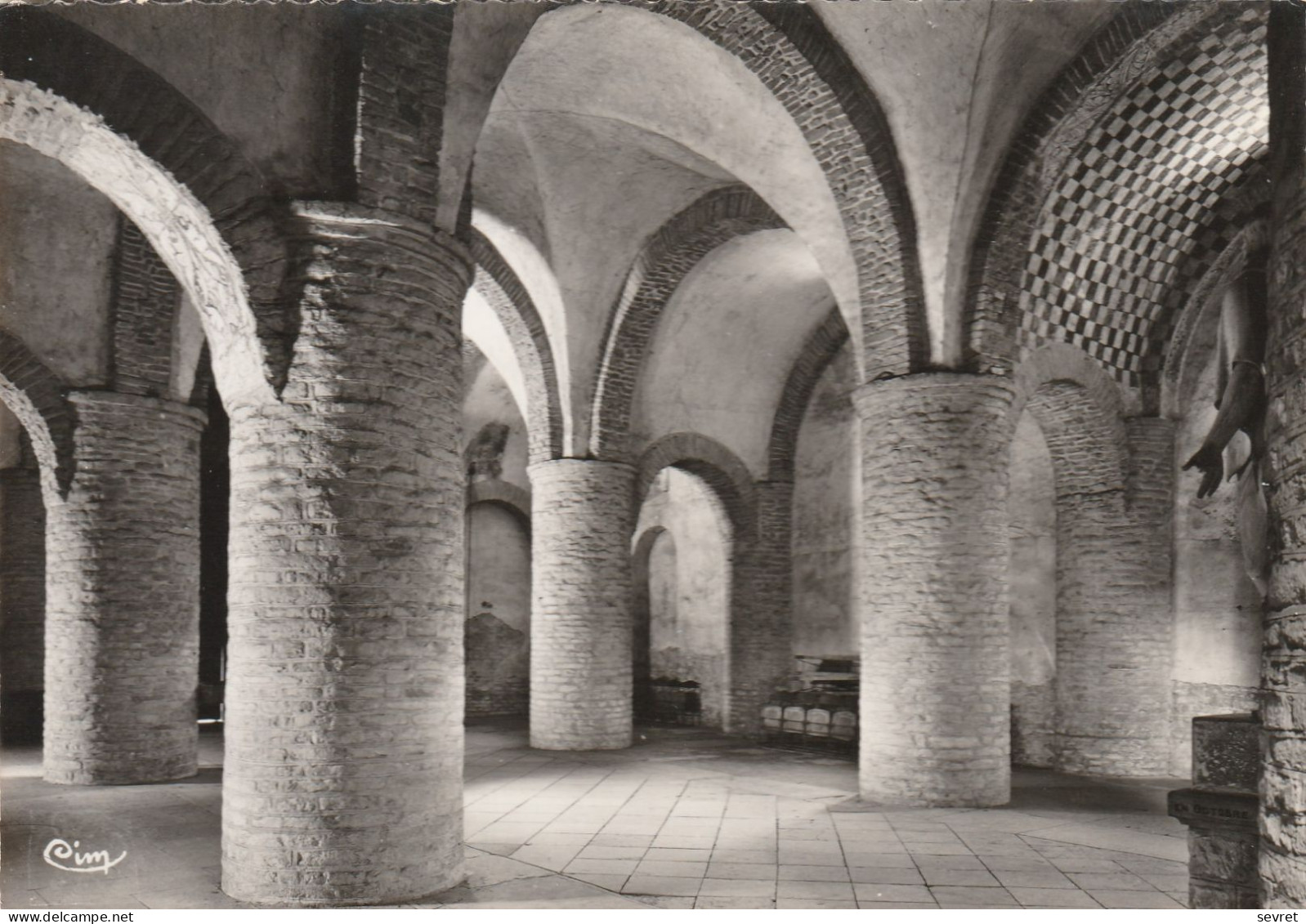 TOURNUS. - Abbatiale St-Philibert. Narthex .CPM Dentelée - Luoghi Santi