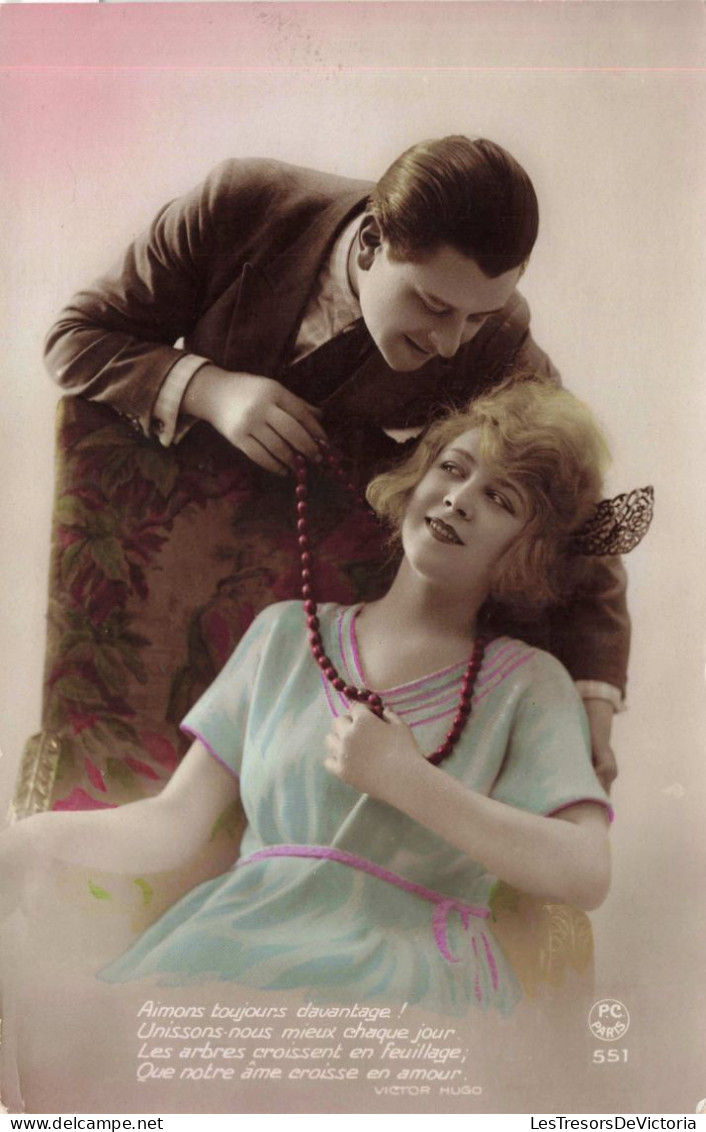 CPA - Couple - Aimons Toujours Davantage ! - Victor Hugo - Collier - Colorisé - Carte Postale Ancienne - Coppie