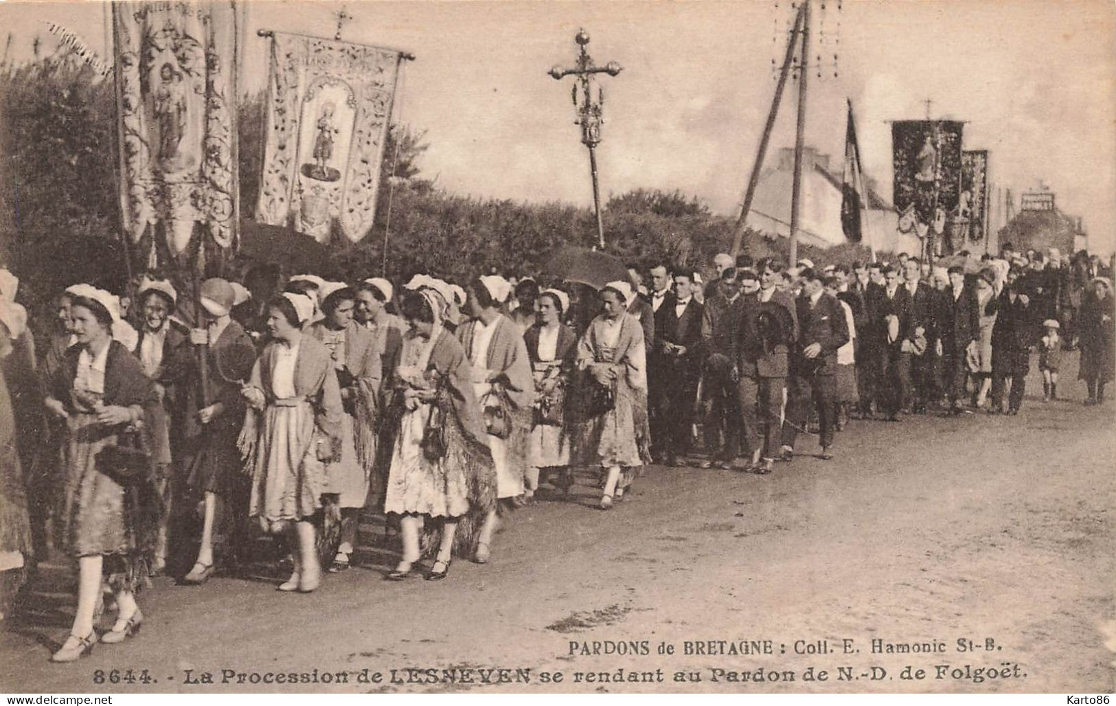 Lesneven * Le Pardon * La Procession Se Rendant Au Pardon De Notre Dame De Folgoët * Défilé - Lesneven