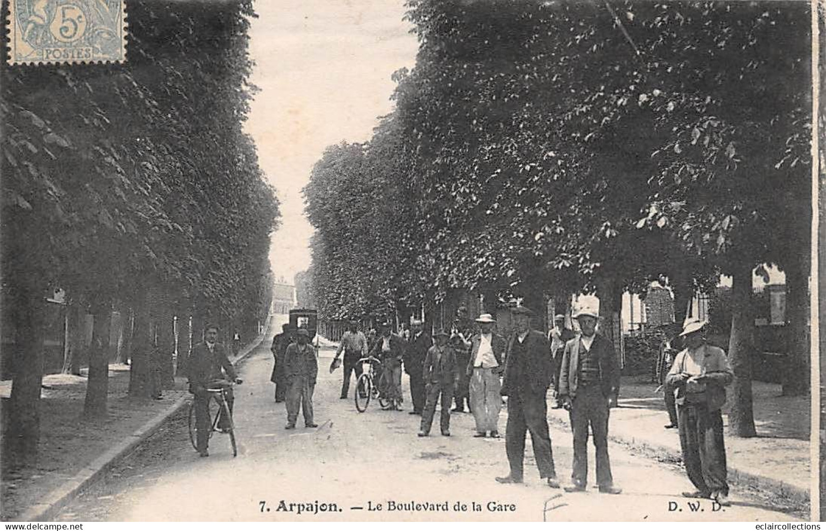 Arpajon           91          Boulevard De La Gare. En Partie Décollée.         (voir Scan) - Arpajon