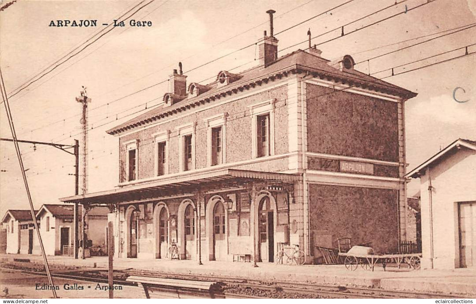 Arpajon           91           Intérieure De La Gare  Côté Voies         (voir Scan) - Arpajon