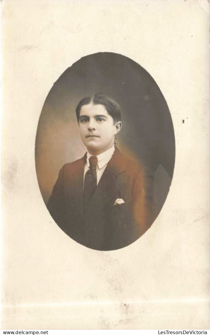 CARTE PHOTO - Photographie -  Portait D'un Jeune Homme - Médaillon - Carte Postale Ancienne - Fotografie