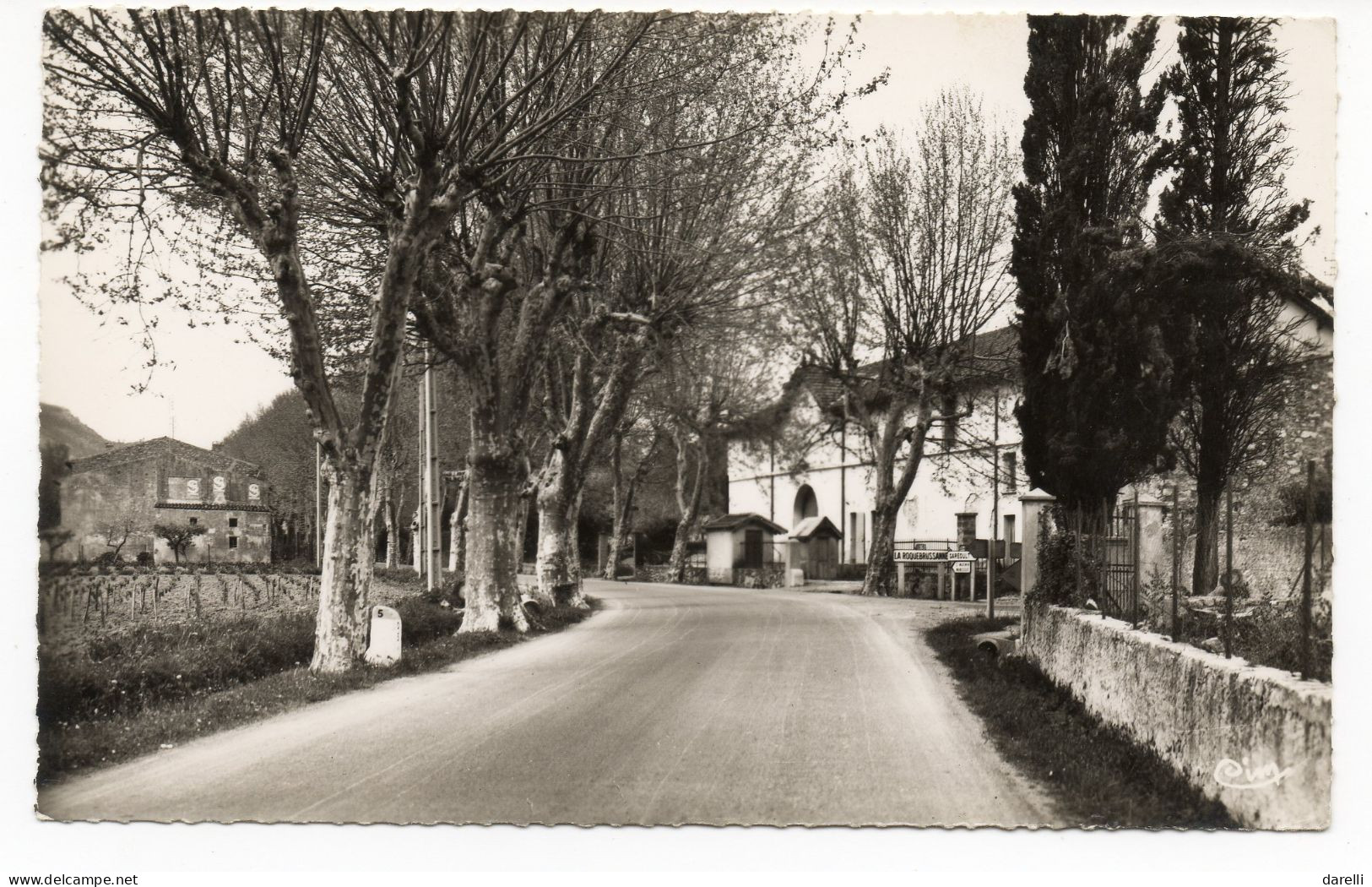 CP 83 - La Roquebrussanne L'entrée Du Village - La Roquebrussanne