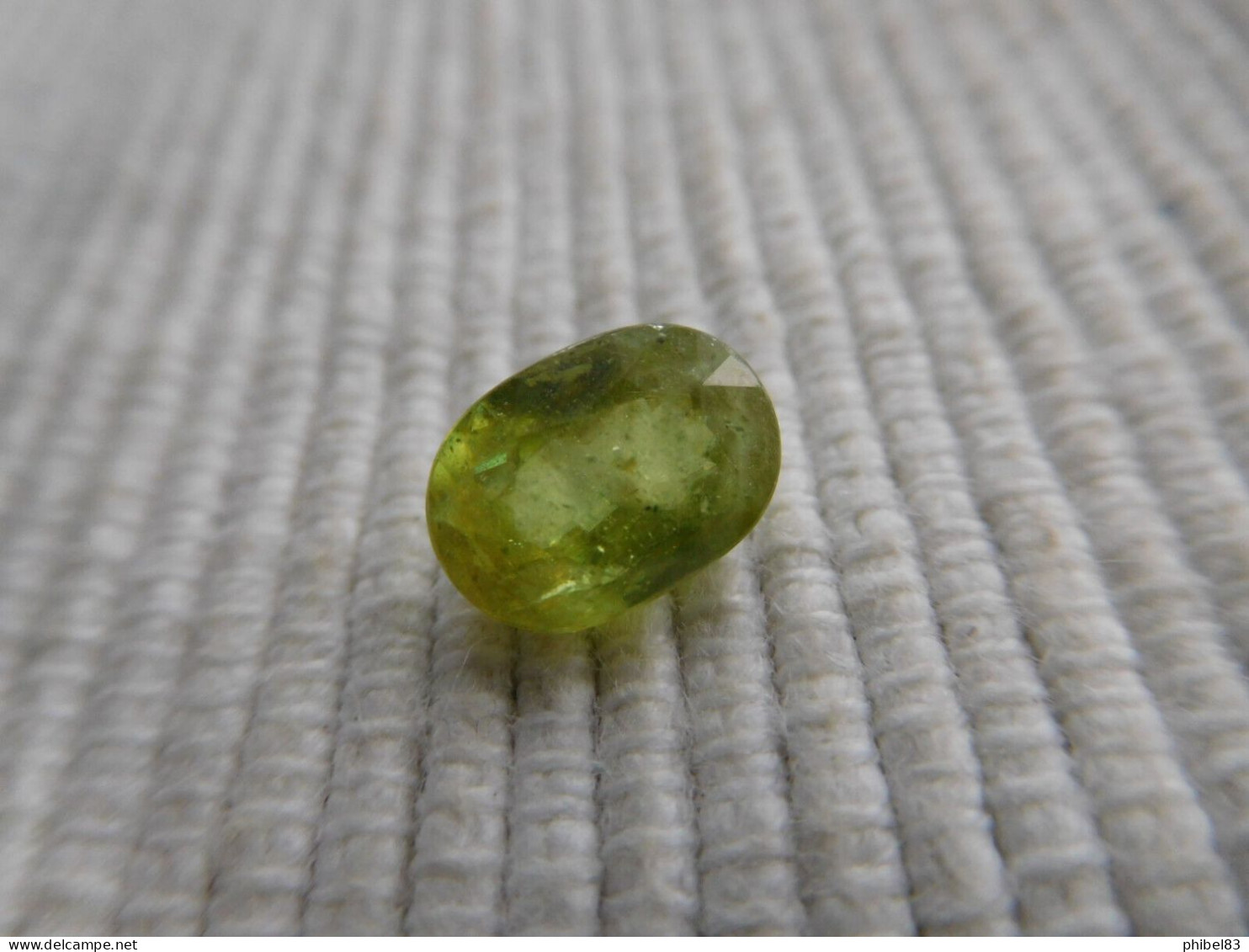 PIERRE FINE SPHENE Ou TITANITE VERTE TAILLE OVALE A FACETTES 2 CARATS CL07 - Andere & Zonder Classificatie