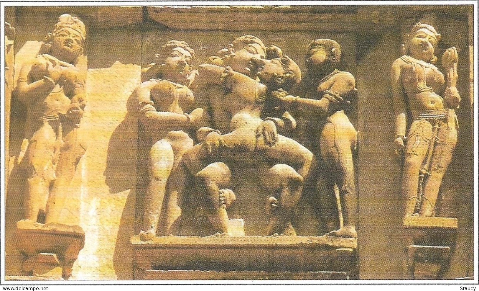 India Khajuraho Temples MONUMENTS - Erotic Figure From Kandariya Mahadev TEMPLE 925-250 A.D Picture Post CARD Per Scan - Etnicas