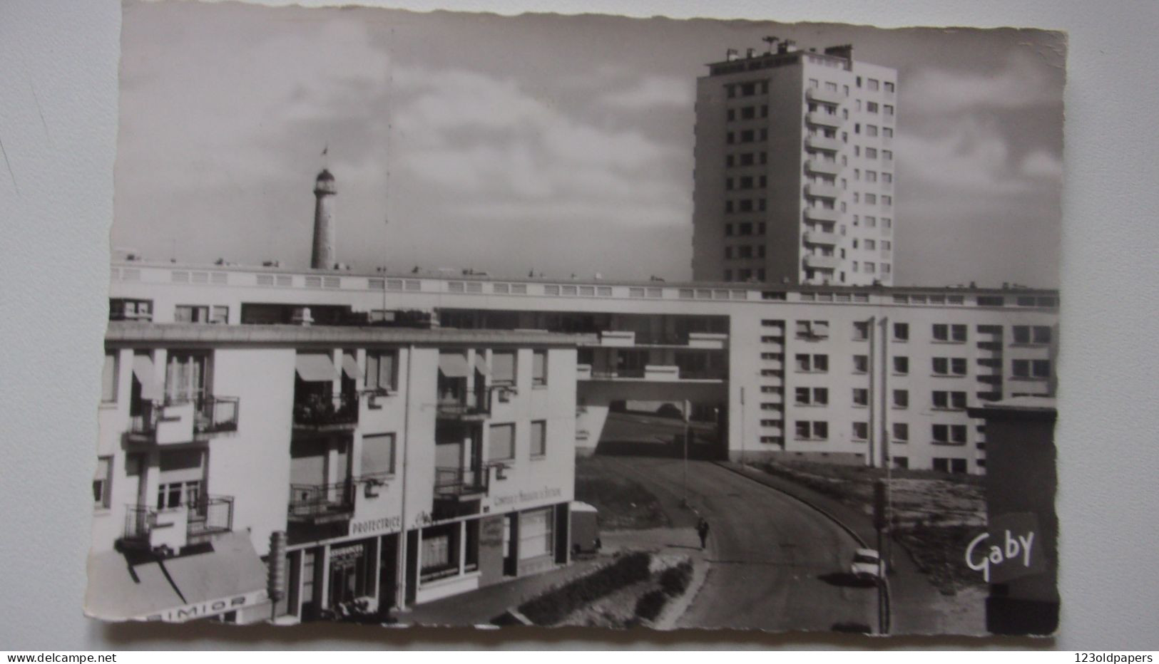 56  LORIENT LA BANANE  TOUR DU PORT VOYAGEE TOURRY ARCHITECTE - Lorient