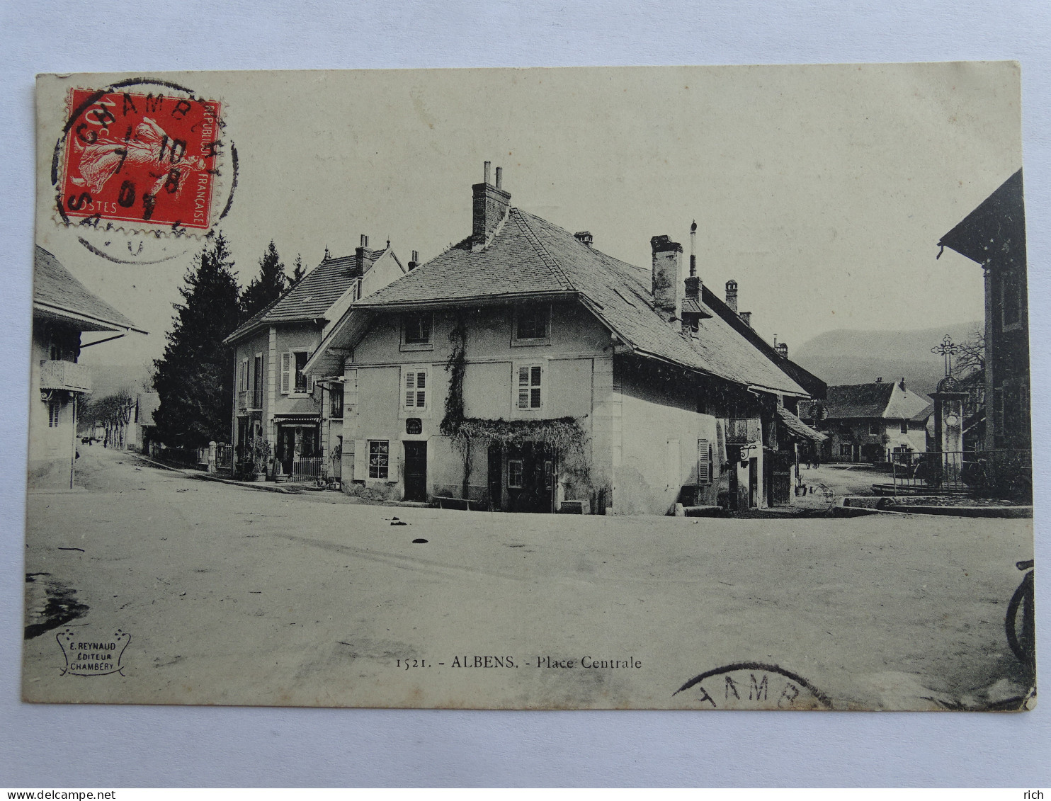 CPA 73 Savoie - ALBENS - Place Centrale - Albens