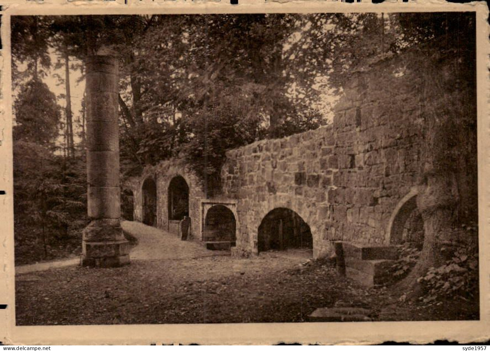 CAMBRON  PArc Les Ruines De L'église - Brugelette