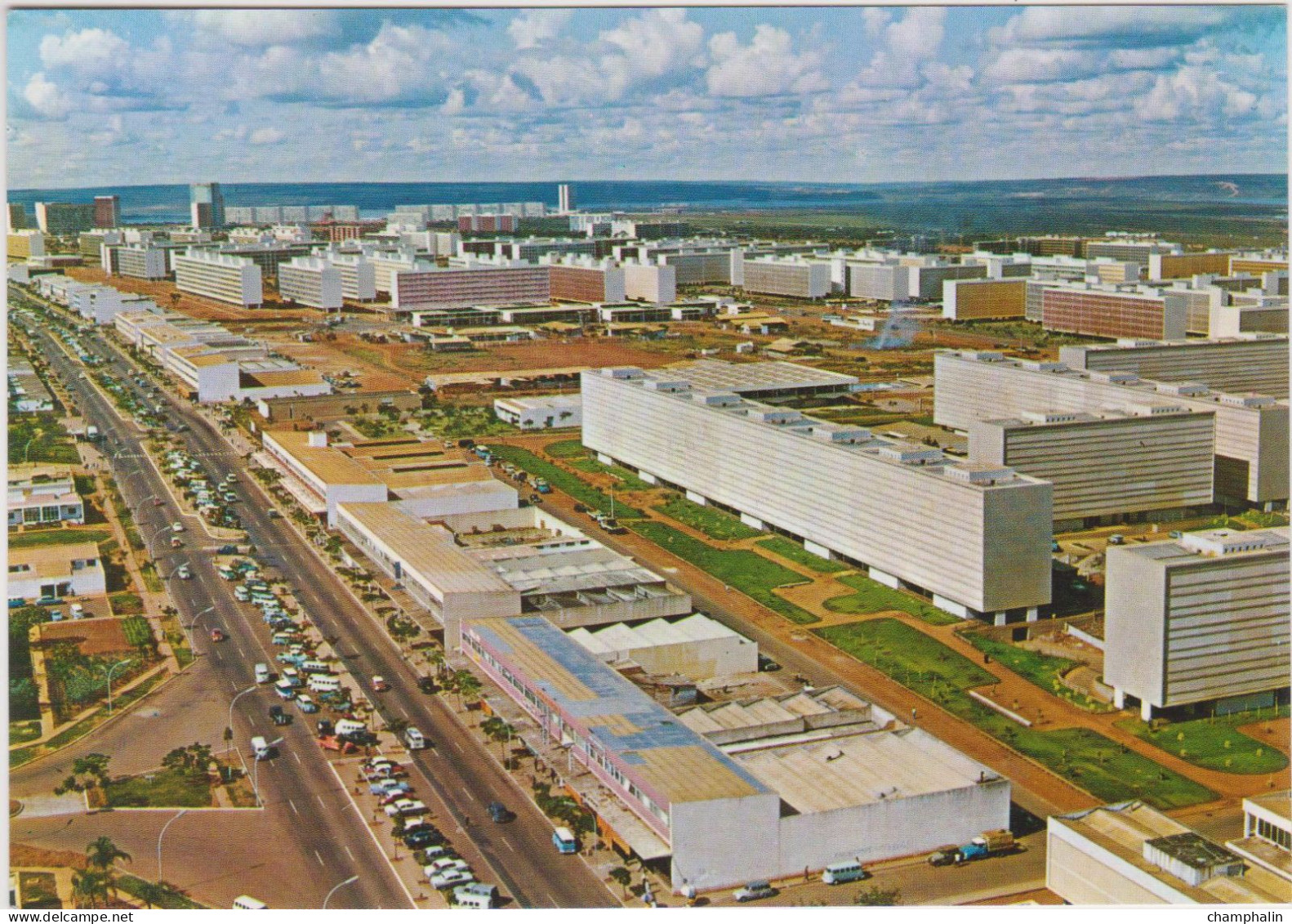 Brasil Turistico 26 - Brasilia - Av. W 3 Com Edificios Residenciais - Brasilia