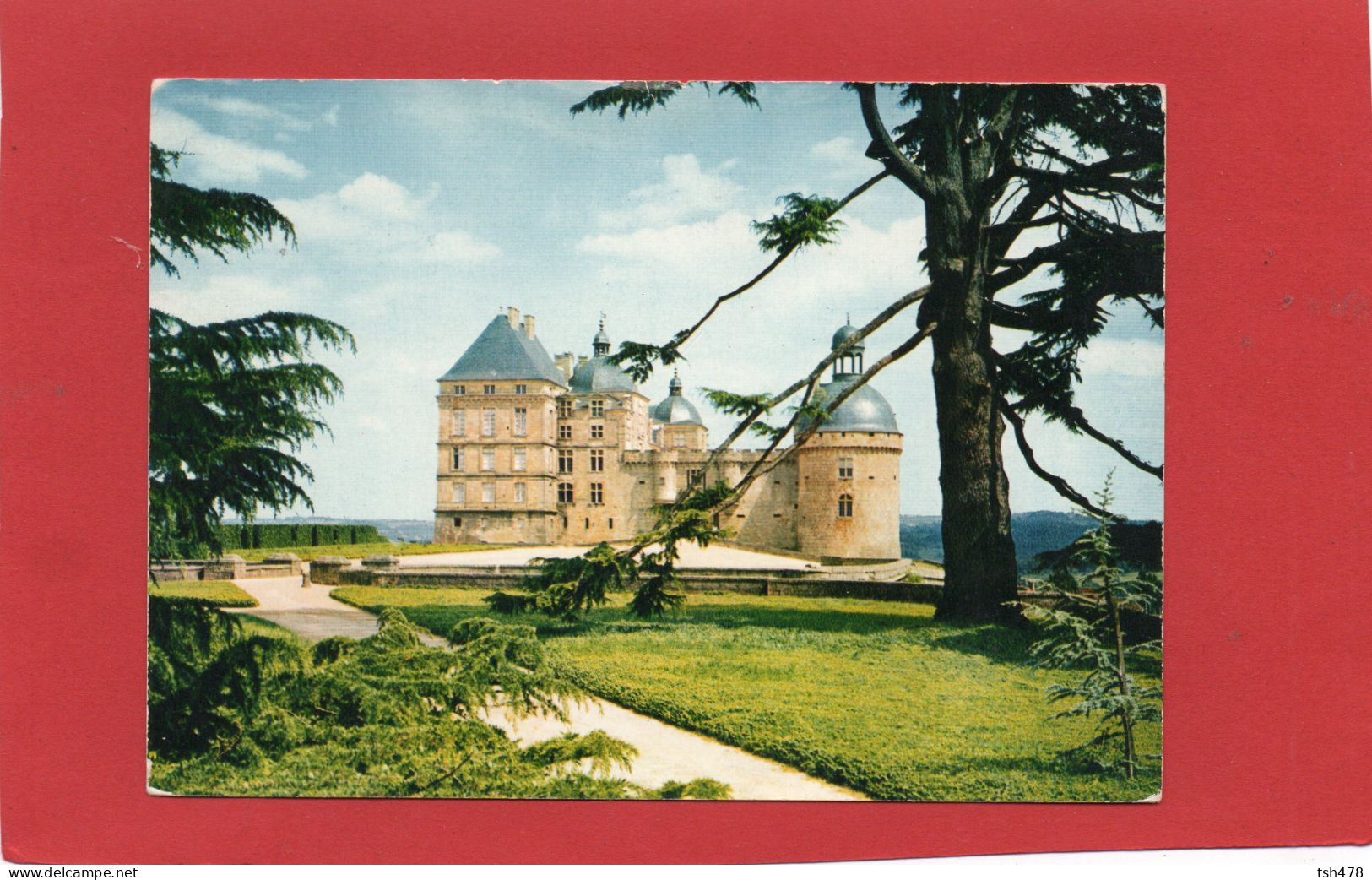 24---CHATEAU DE HAUTEFORT--édifice Du XVIIè Siècle---voir 2 Scans - Hautefort