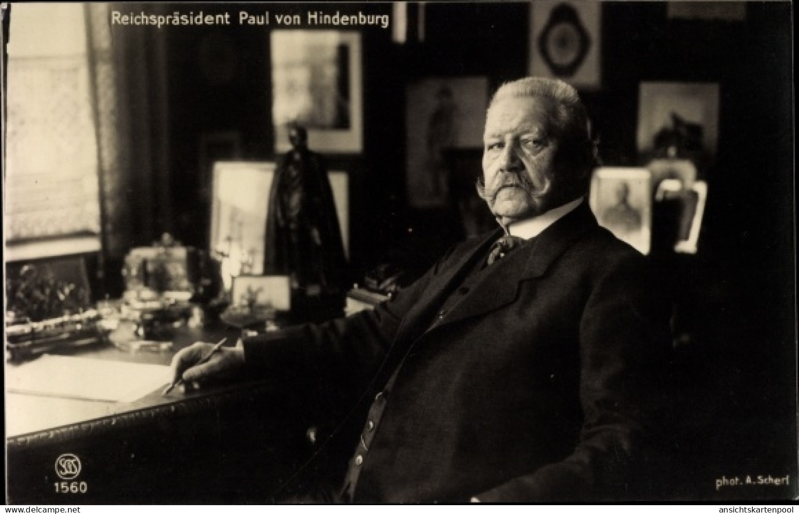 CPA Reichspräsident Paul Von Hindenburg, Portrait Am Schreibtisch - Personnages
