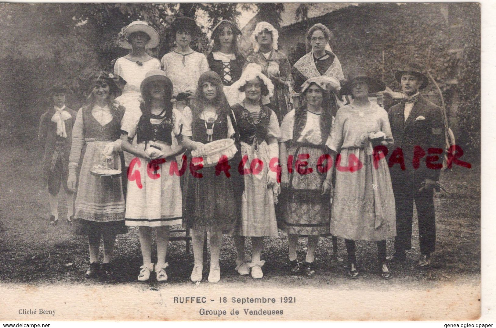 16-  RUFFEC - 18 SEPTEMBRE 1921- GROUPE DE VENDEUSES   - EDITEUR BERNY  CHARENTE - Ruffec