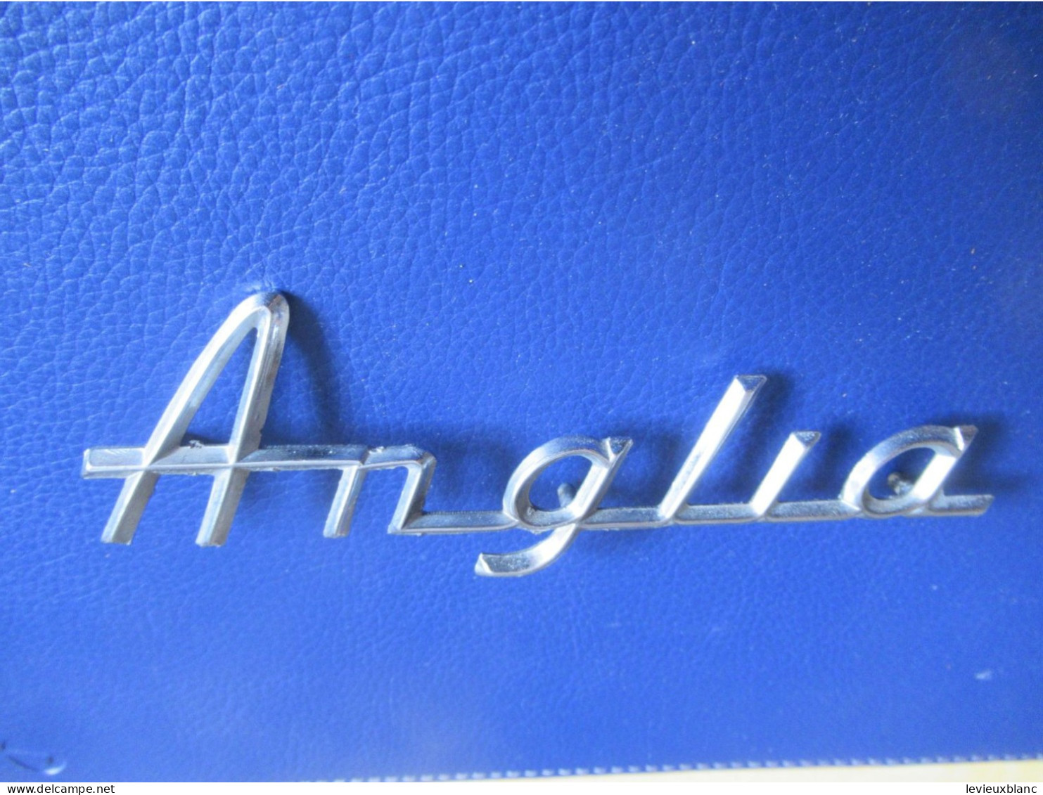 Insigne Automobile D'époque/ Vintage English FORD ANGLIA/ 105E/ Fray /Vers1959-1968     AC191 - Voitures
