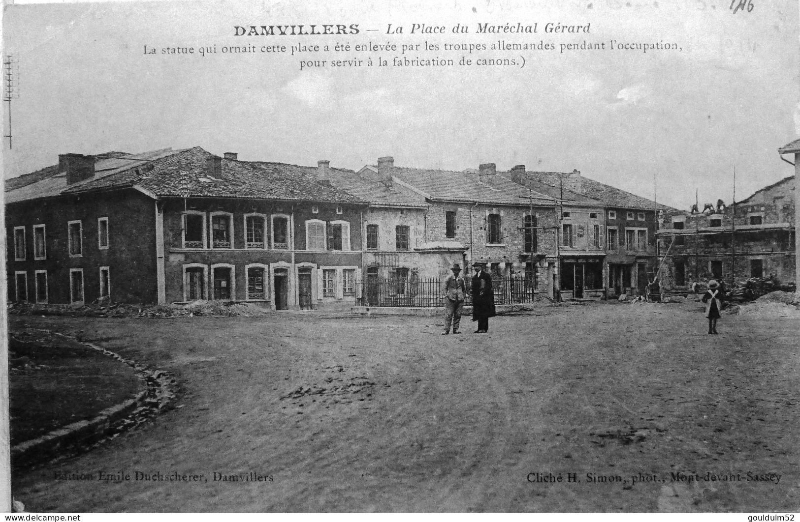 La Place Du Maréchal Gérard - Damvillers