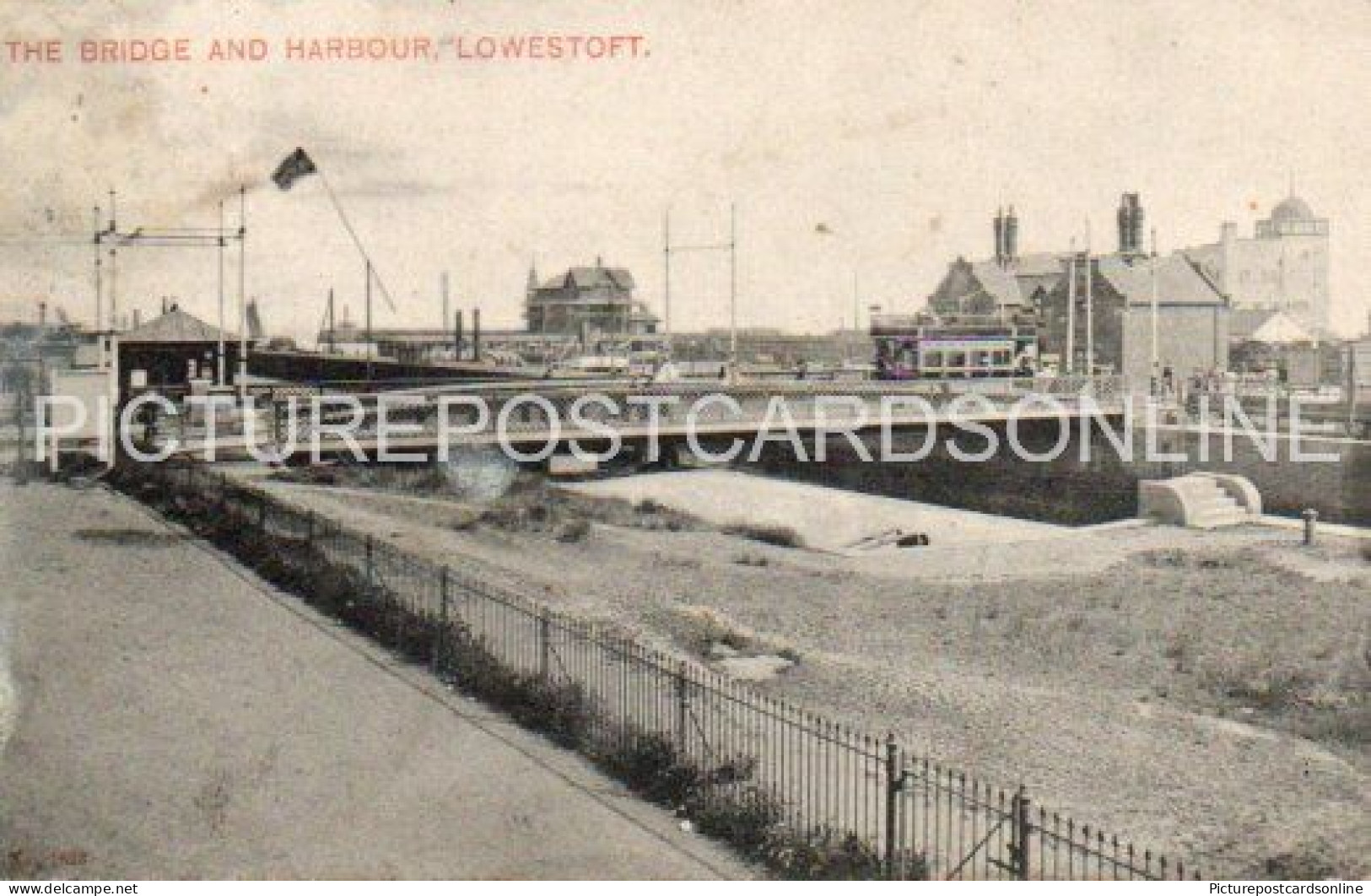 THE BRIDGE AND HARBOUR LOWESTOFT OLD B/W POSTCARD SUFFOLK - Lowestoft