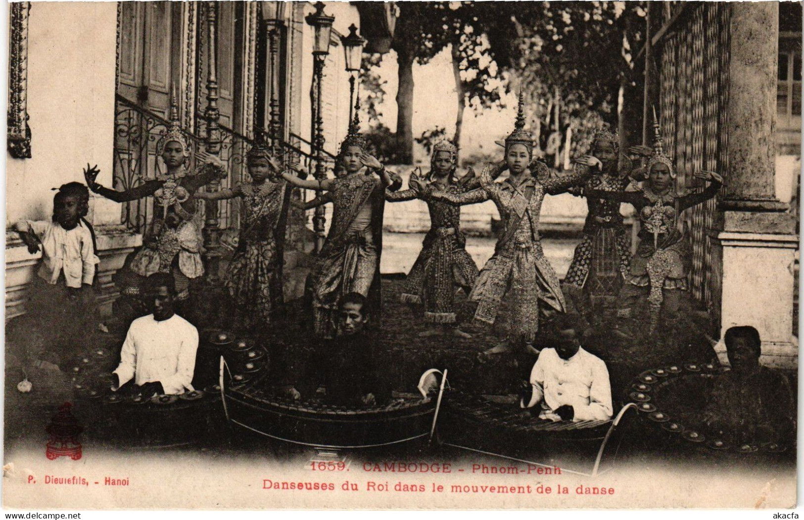 PC PHNOM-PENH DANSEUSES DU ROI DANS LE MOUVEMENT DE LA DANSE CAMBODIA (a37769) - Cambodge