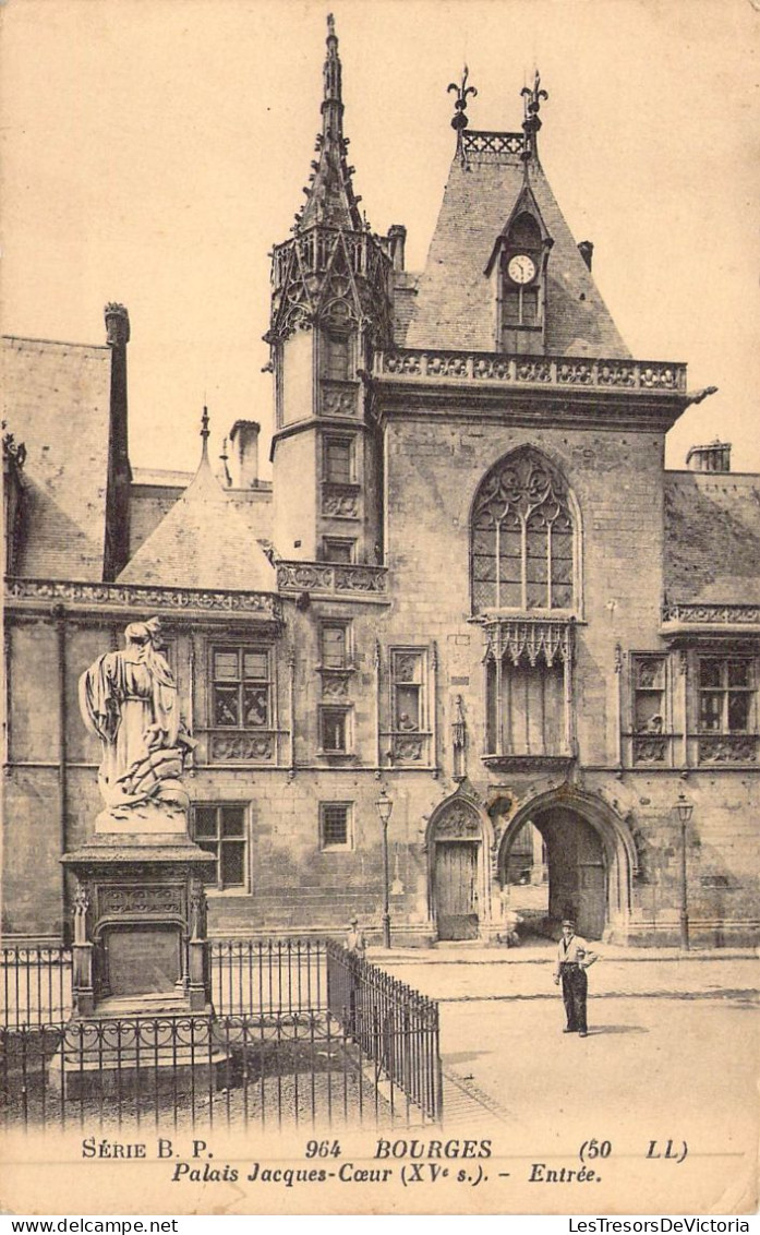 FRANCE - 18 - BOURGES - Palais Jacques Coeur - Entrée - Carte Postale Ancienne - Bourges