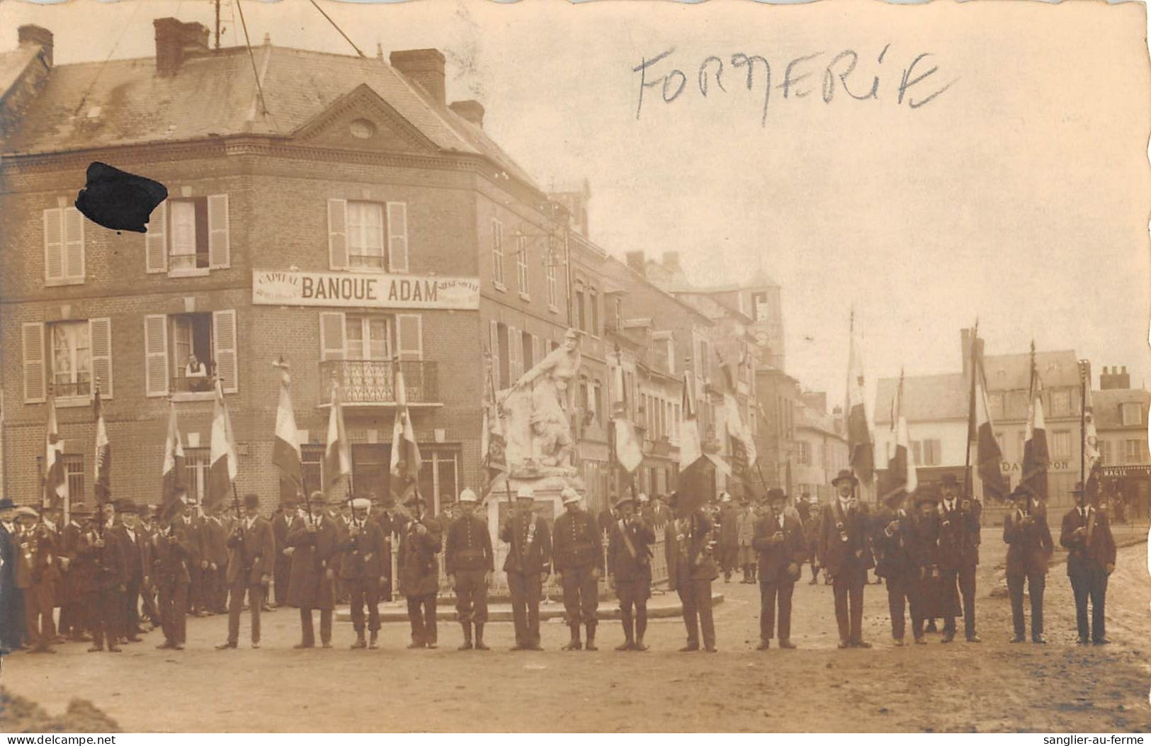 CPA 60 FORMERIE / CARTE PHOTO / SITUEE AU VERSO / FETE DES DRAPEAUX FORMERIE 1922 - Formerie