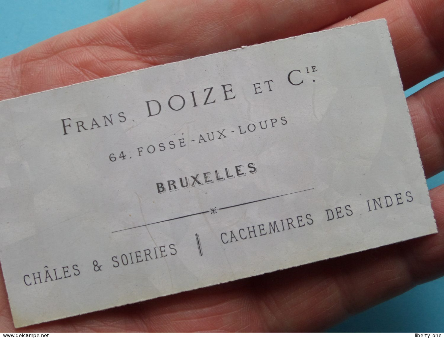 Frans DOIZE Et Cie > BRUXELLES - 64 Fosse Aux Loups ( CDV > Porcelein / Porcelaine ) Form. +/- 4,5 X 9 Cm - Visitekaartjes