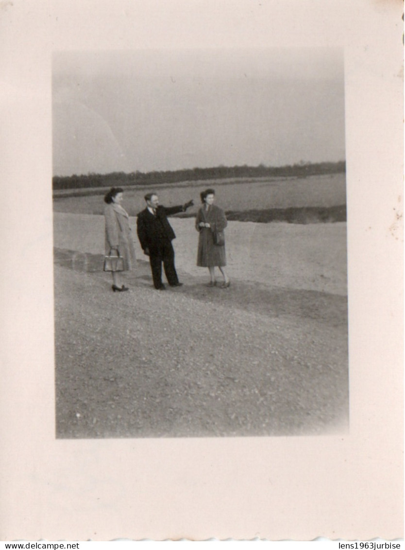 Ville Pommeroeul , 2 Petites Photos Bois De Ville Pommeroeul 1948 - Bernissart