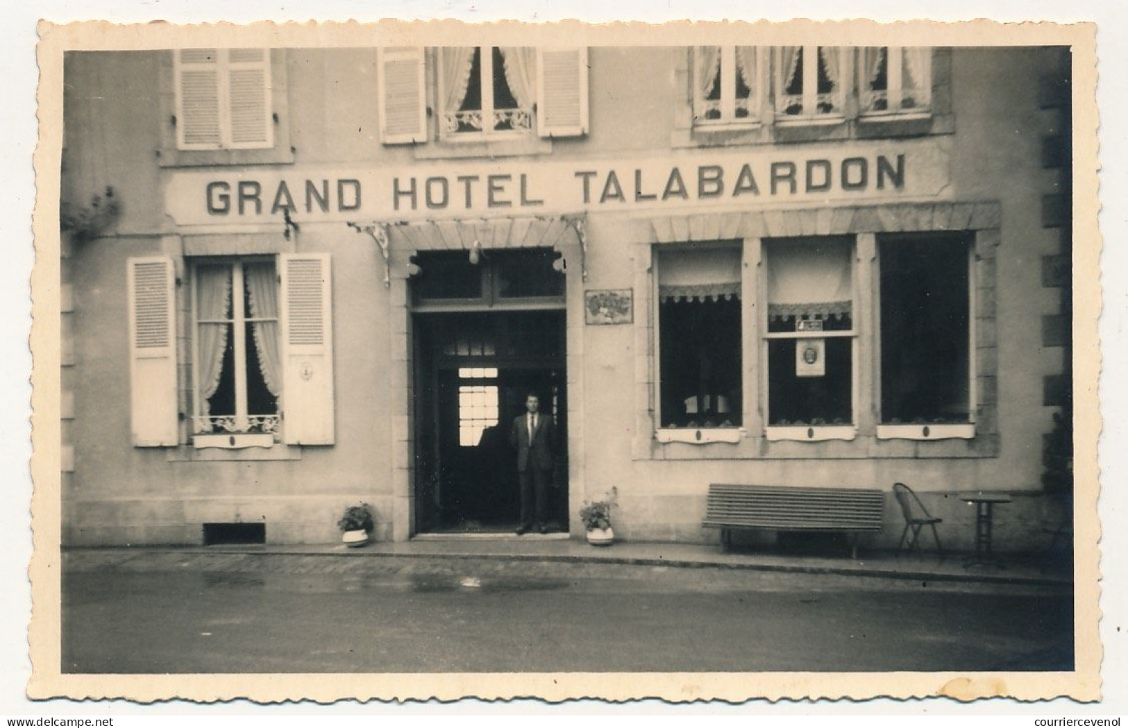 Photographie 9 X 14 - ROSCOFF (Finistère) - Grand Hotel TALABARDON - Places