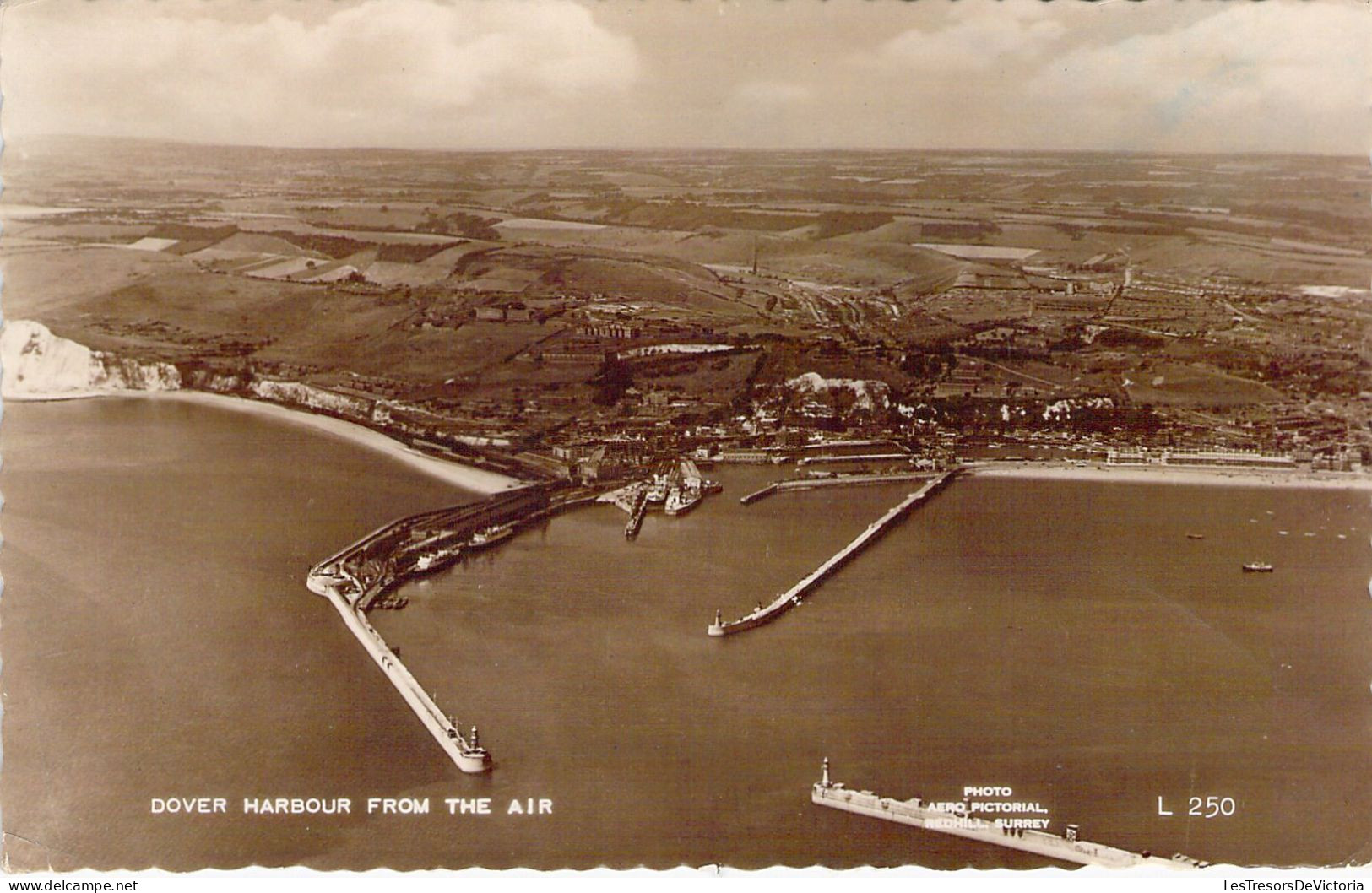 ENGLAND - DOVER Harbour From The Air - Carte Postale Ancienne - Andere & Zonder Classificatie