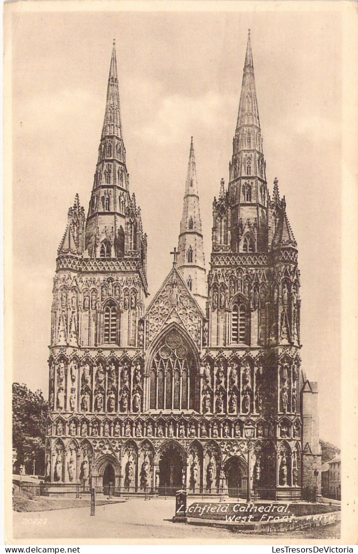 ENGLAND - Lichfield Cathedral - West Front - Carte Postale Ancienne - Andere & Zonder Classificatie