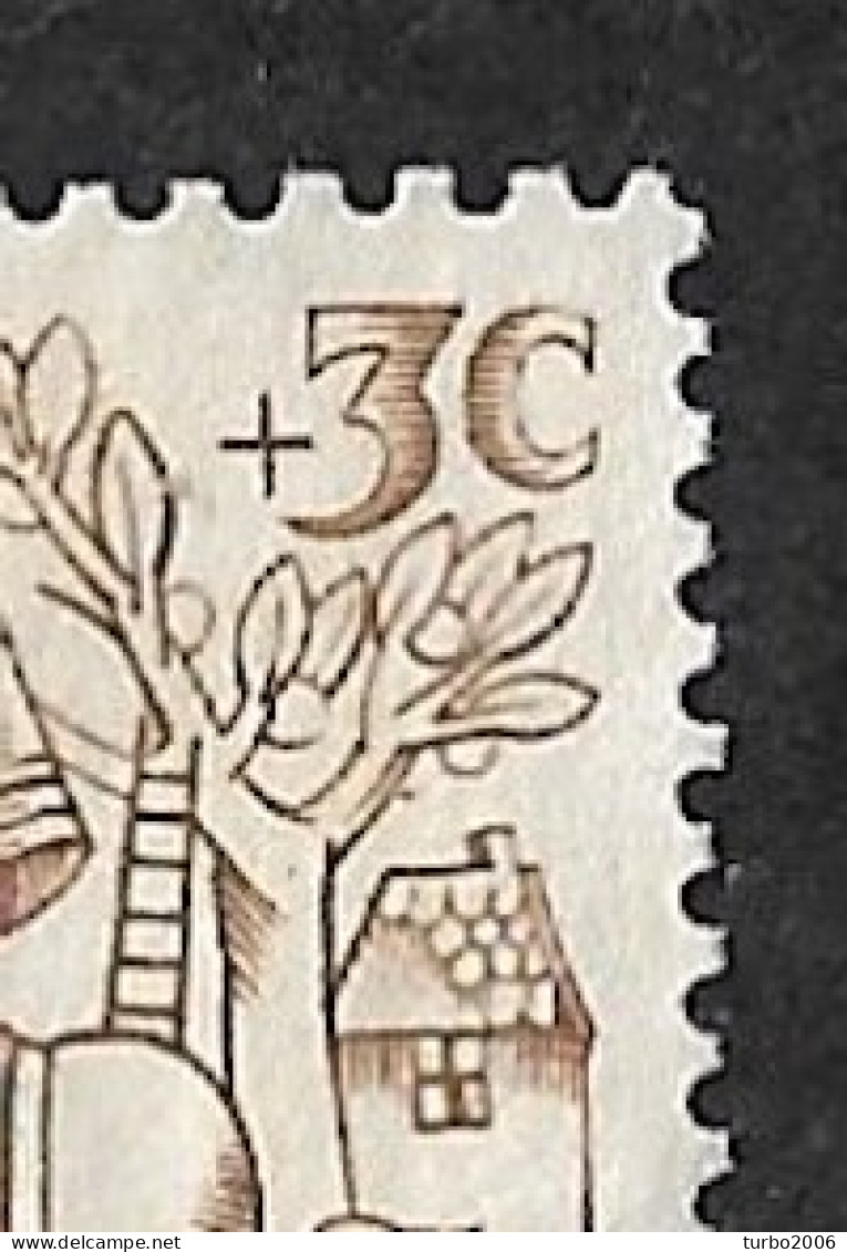 Plaatfout Stipje In De Onderste Tak Van De Boom Rechts In 1949 Kinderzegels 2 + 3 Ct Bruin NVPH 544 PM 1 - Variétés Et Curiosités