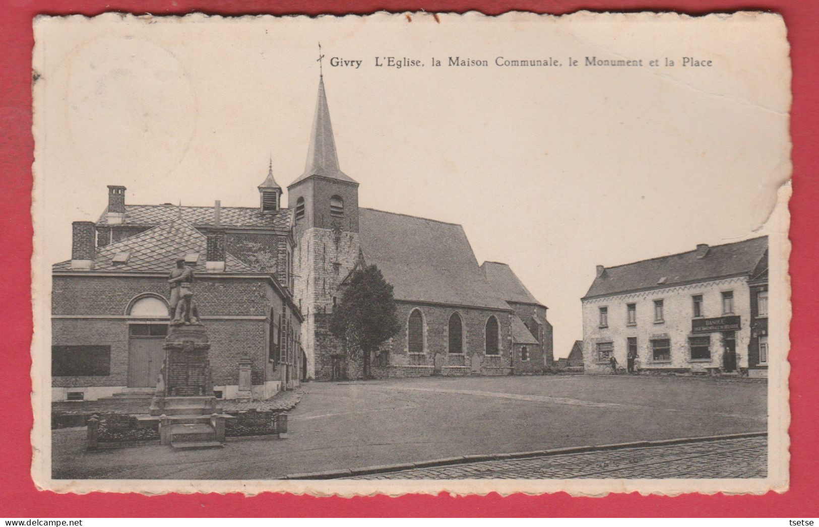 Givry - L'Eglise , La Maison Communale , Le Monument Et La Place  ( Voir Verso ) - Quévy