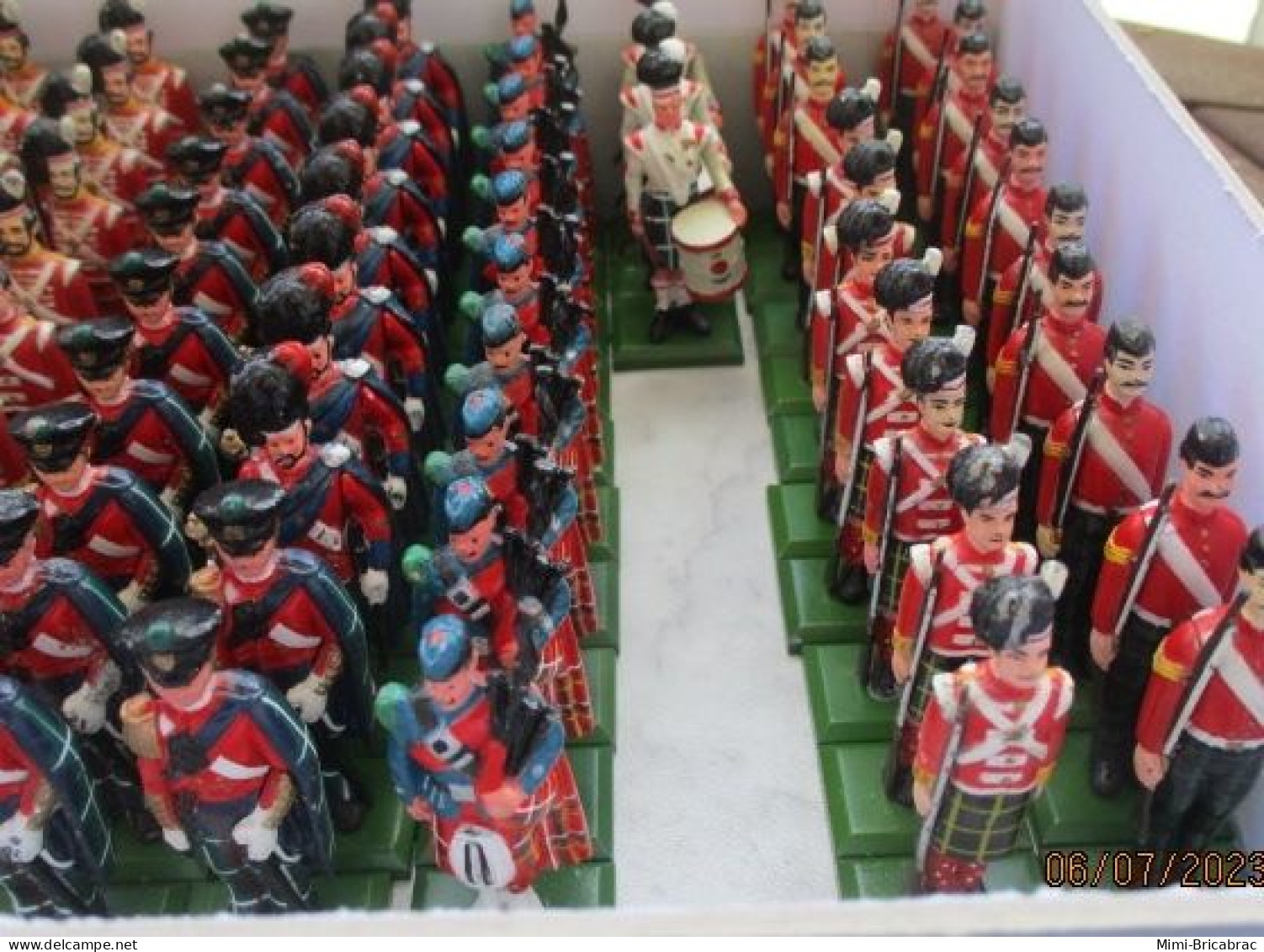 Figurine Métal Peint 1990 WILLIAM GRANT & SONS LOT 101 PIÈCES Soldats Troupes écossaises Dont Cornemuses - Figurines En Métal