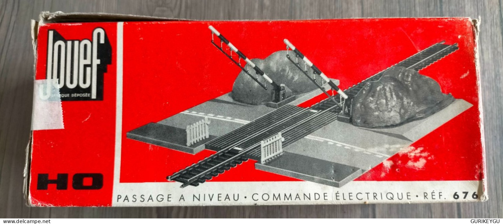 HO JOUEF Passage à Niveau Commande électrique Réf 676 Made In France Avec Boite D'origine Rouge - Andere & Zonder Classificatie