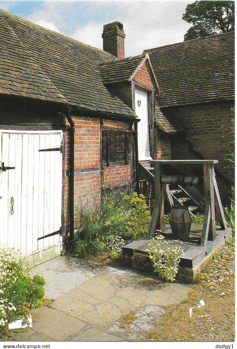 THE BAKEHOUSE, JANE AUSTENS HOUSE, CHAWTON, HAMPSHIRE, ENGLAND. UNUSED POSTCARD   Fa5 - Ecrivains