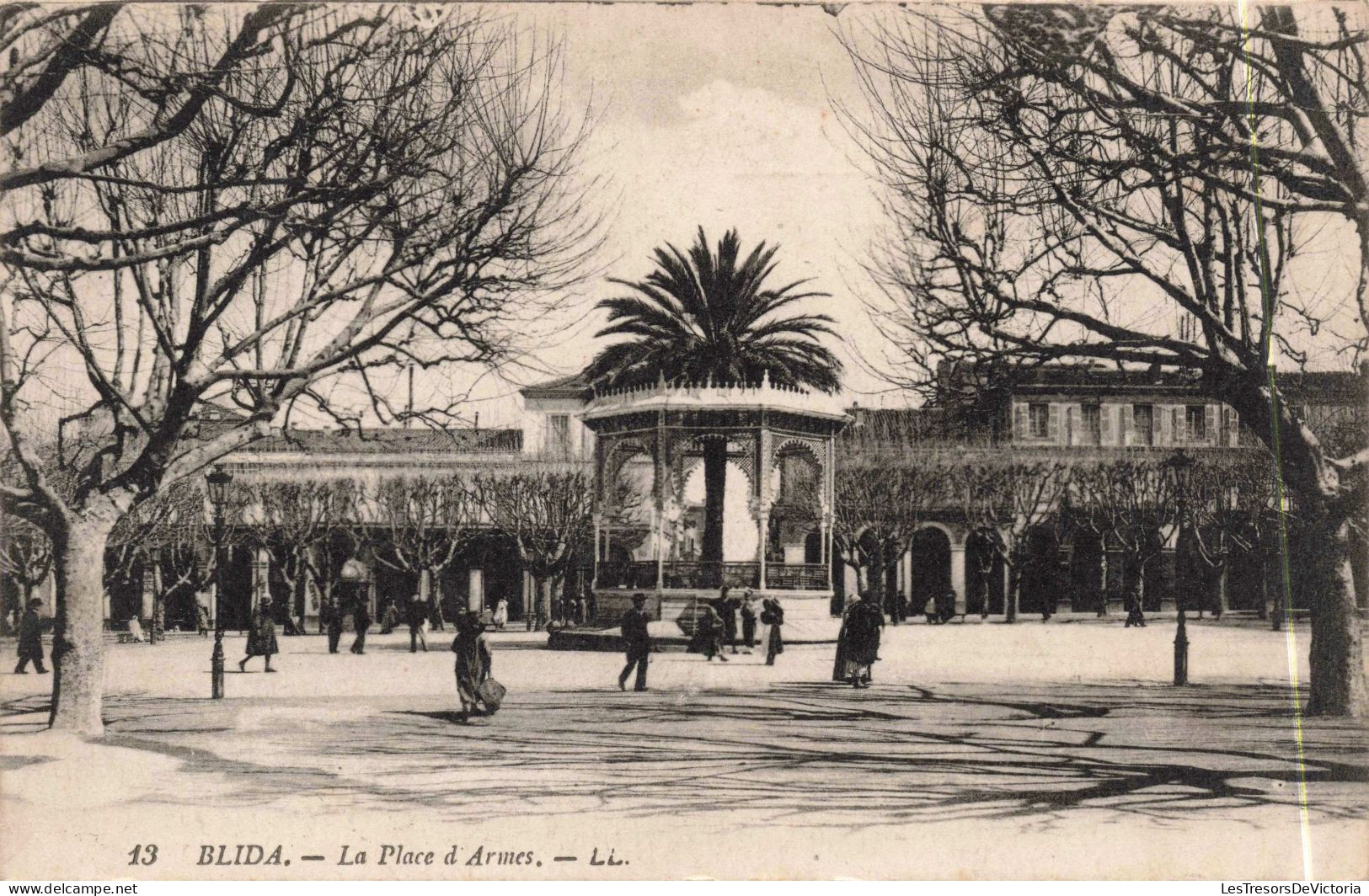 ALGERIE - Blida - La Place D'Armes - LL - Animé - Pavillon - Carte Postale Ancienne - Blida