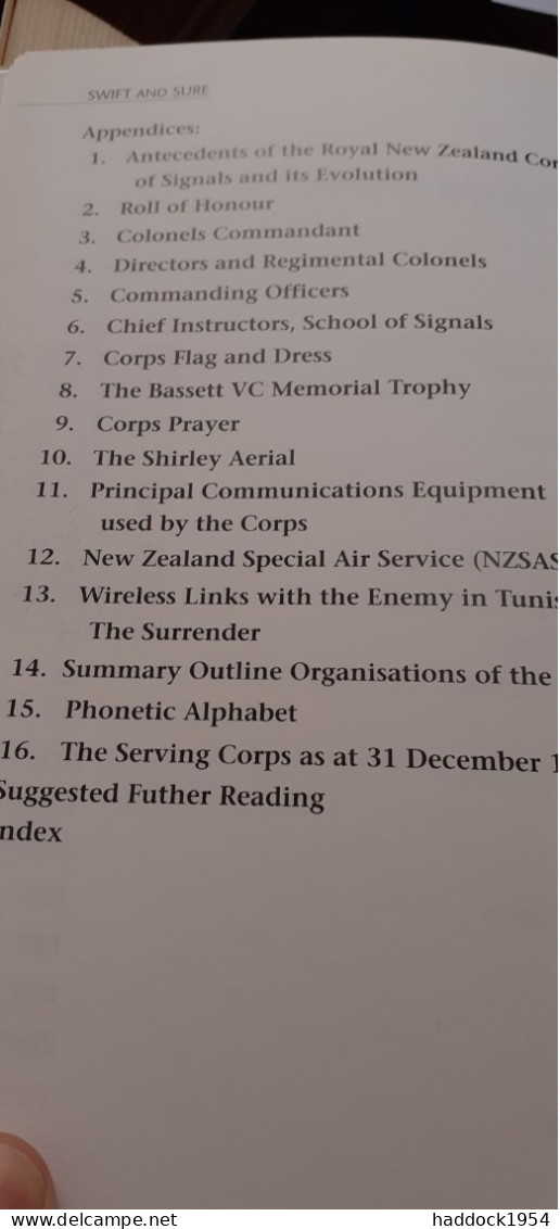 Swift And Sure A History Of The Royal New Zealand Corps Of Signals LAURIE BARBER CLIFF LORD NZ Signals Incorporated 1996 - Ejército Extranjero