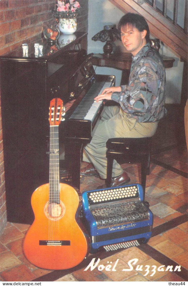 GREZ-en-BOUERE   -  Spectacles, Bals, Animations  " Noël SUZZANN " Le Carrefour  -  Piano, Guitare, Accordéon - Crez En Bouere